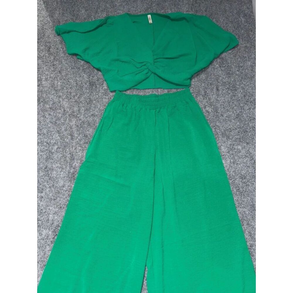 Zenana Women’s Green 2 Piece Set Size Medium Wide Leg Pants & Crop Top
